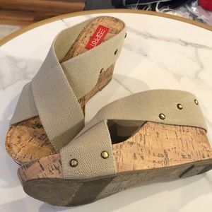 ESPRIT Slip on Sandals.   Made with Stretchy Tan Straps.